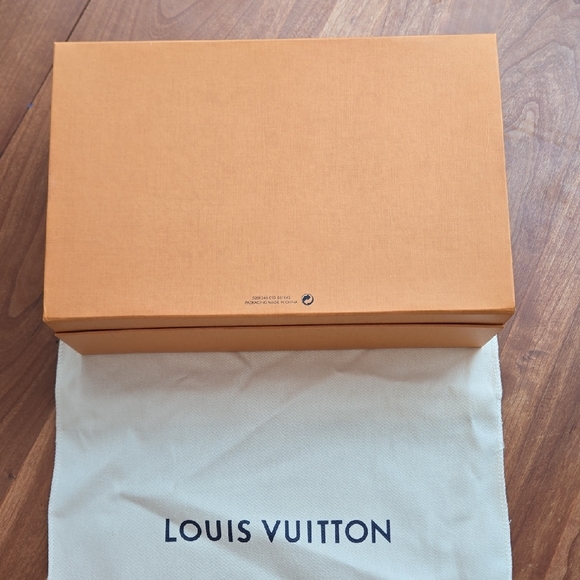 LOUIS VUITTON ▪︎ Signature Orange Box w/ Dust Bag 11" x 7" x 3" - Picture 4 of 7